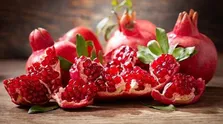 خوردن روزی یک انار در پاییز برای دور کردن بیماری