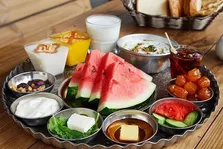 پرهیز از پرخوری و درهم خوری در ماه رمضان