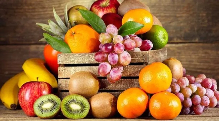 بهترین زمان میوه خوردن | با معده خالی یا پر؟
