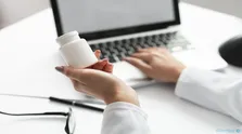 پلتفرم‌های اینترنتی مسئولیت انتقال دارو از داروخانه به بیمار را برعهده خواهند داشت