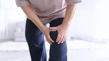 چگونه دچار آرتروز زانو می شویم/ علت ۹۵ درصد کمردردها