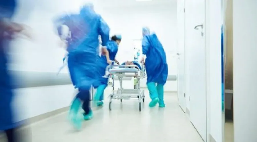 ترک کار متخصصین طب اورژانس/ از خانه نشینی تا تغییر حرفه