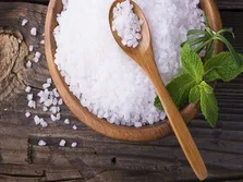 کاهش یک گرم نمک در روز ریسک بیماری قلبی را کاهش می دهد