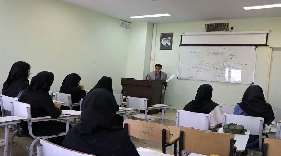 دانشجویان الکترونیکی حاضر غایب می‌شوند