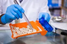 ورود موثر ایران به بازار دارویی همسایگان/ درمان سالانه یک میلیون بیمار خارجی در کشور