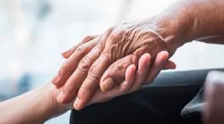 تغییر در گفتار ممکن است نشانه اولیه بیماری پارکینسون باشد