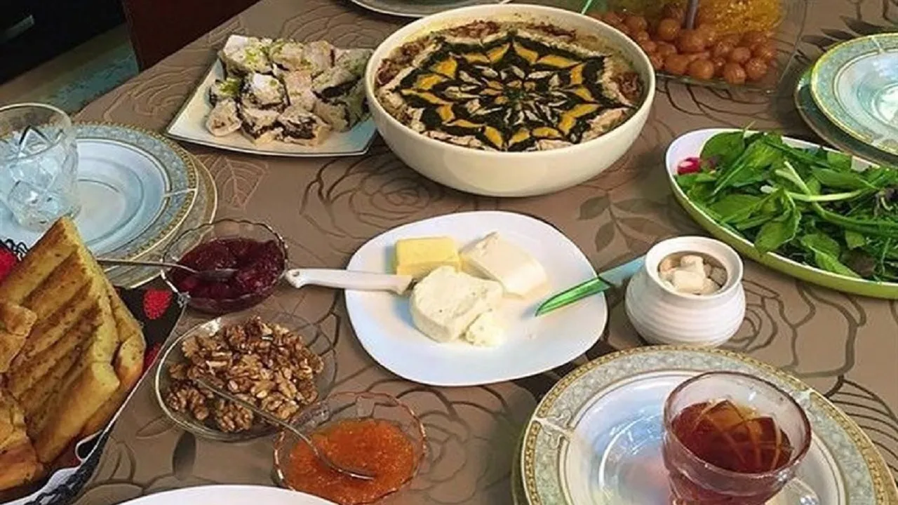 مصرف زیاد قند و چربی در ماه رمضان ممنوع/ غذا‌های سبک مصرف کنید