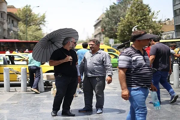 افزایش غلظت آلاینده ازن در ساعات میانی روز/بهبود نسبی وضعیت هوای تهران نسبت به ۱۴۰۱