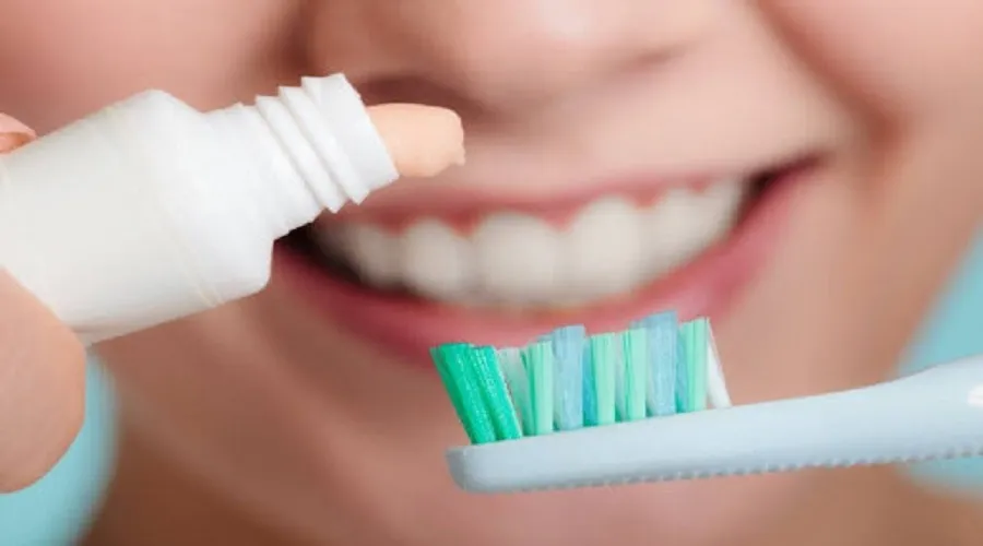 برخی اشتباهات رایج هنگام مسواک زدن
