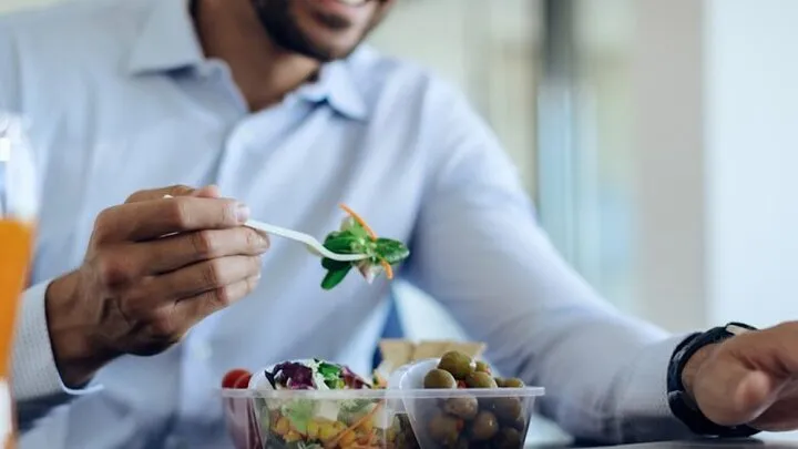 ۶ ماده غذایی که آقایان روزانه باید مصرف کنند