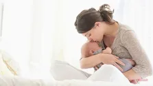 تغذیه با شیر مادر باعث افزایش هوش کودک می شود