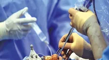 گرایش پزشکان به تخصص در رشته‌های پول‌ساز از معضلات امروز کشور است