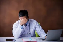 بیماری یک مادر بر جامعه اثرگذار است