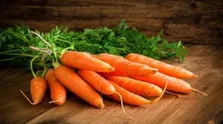 آب هویج را با این گیاه ترکیب کنید خاصیتش چند برابر می‌شود