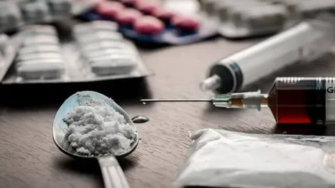 نمایش بی‌پرده مواد مخدر در سریال‌ها و نمایش خانگی / هشدار وزارت بهداشت به اهالی سینما