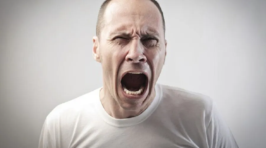 چگونه خشم خود را فرو بنشانیم؟