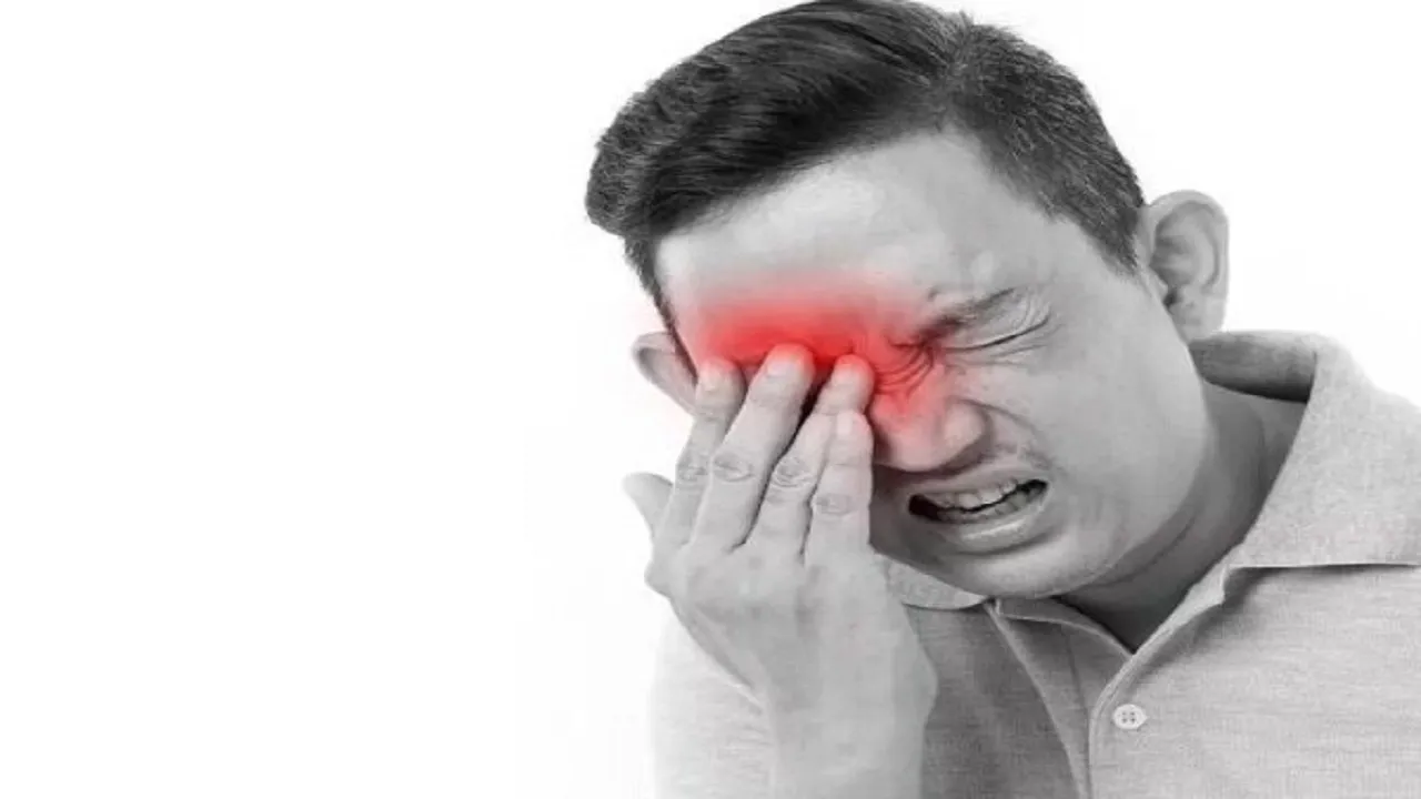 مضرات مالش چشم‌ها