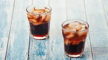 چای پُررنگ چه مضراتی دارد/ افزایش ضربان قلب و فشارخون