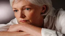 آیا خوابیدن روی شکم مضر است؟