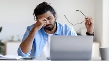 آیا قطره‌های چشمی جایگزین عینک مطالعه می‌شوند؟
