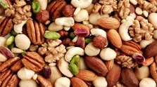 اضافه‌وزن؛ معضل اصلی تعطیلات نوروزی/ تولید سم افلاتوکسین با نگهداری آجیل در رطوبت