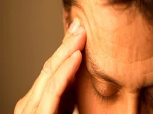 ۷۵ درصد از بیماران میگرنی سابقه ارثی دارند
